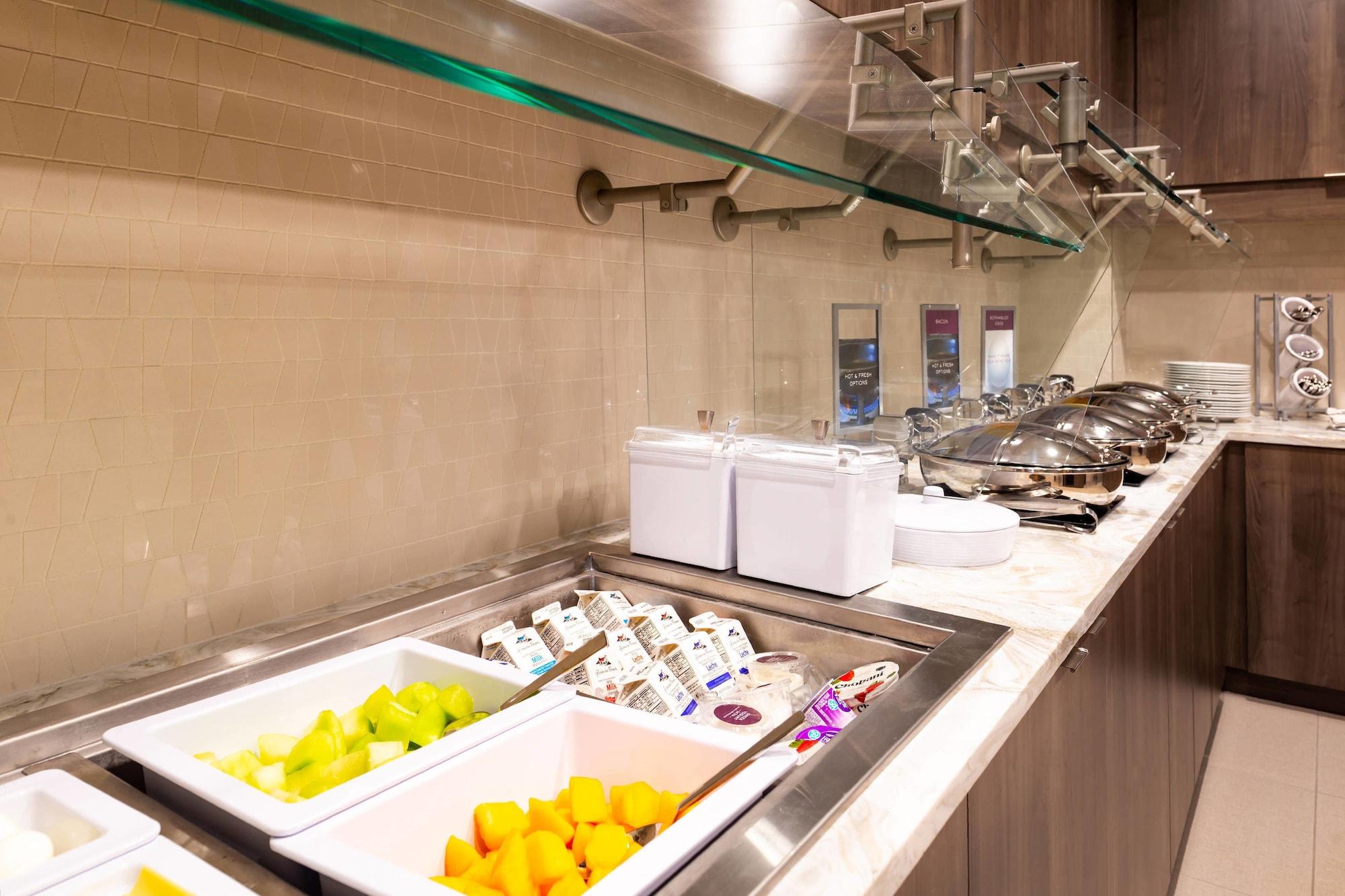 Hotel By Marriott Northlake 3*